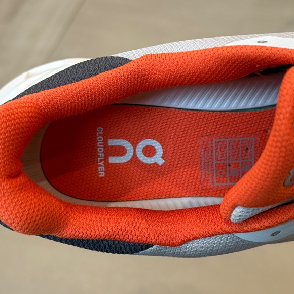 Mens On Running Cloudflyer | size 10 | gray/orange - Picture 7 of 9